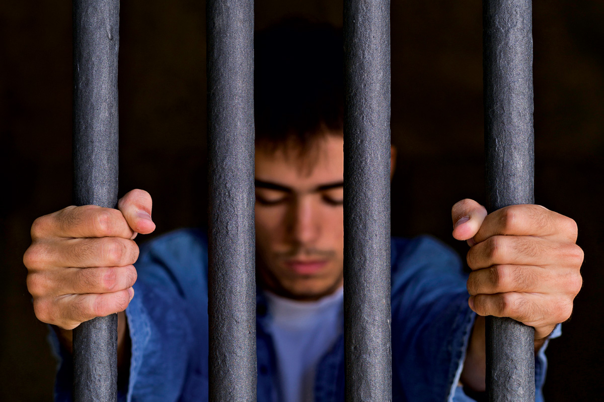 Visually impaired in prison