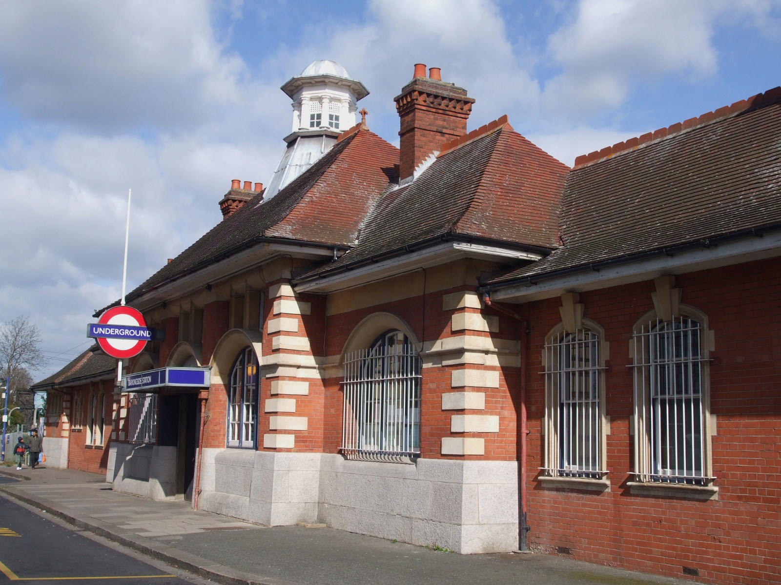 Barkingside Entrance