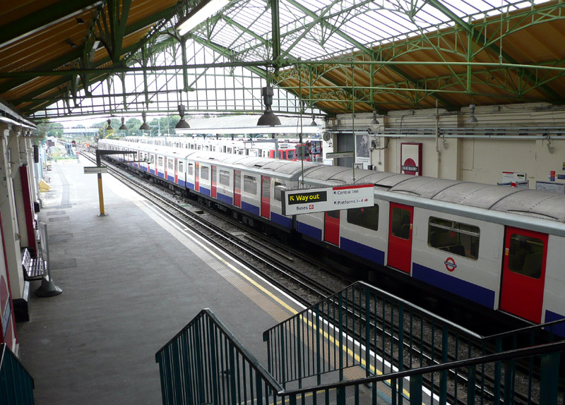 Ealing Broadway Platform