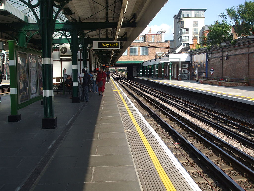 Willesden Green Platform