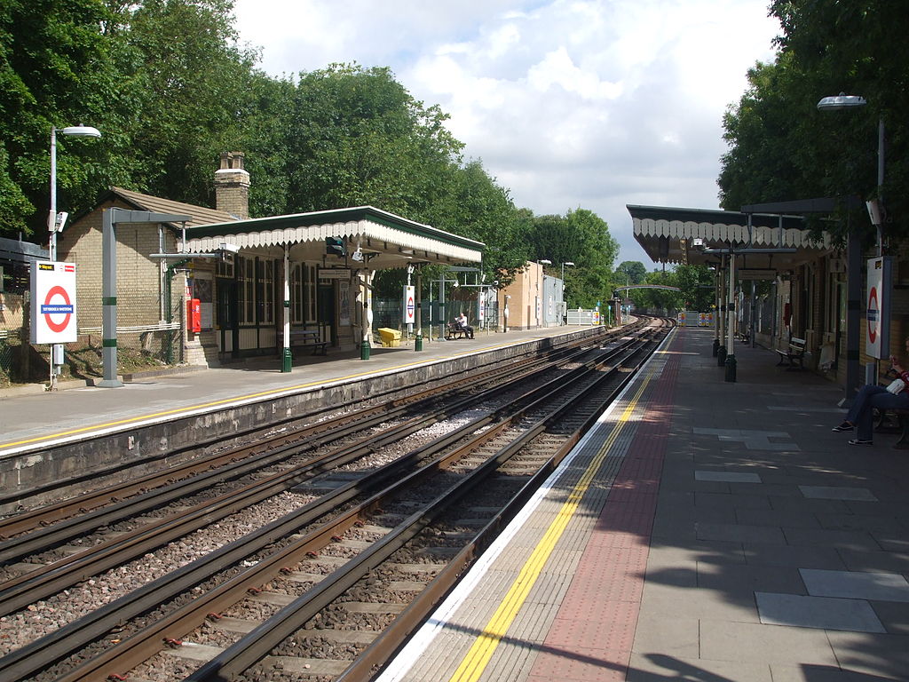 Totteridge Whetstone Platform